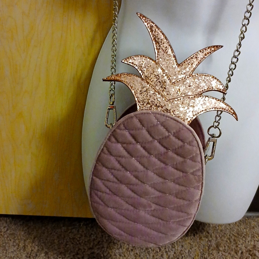 Pineapple cross body bag NWT color muave